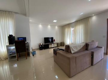 Sala · 3 QUARTOS DUAS SUÍTE SALA DE TV SALA DE JANTAR LAZER ÁREA VERDE PAISAGISMO