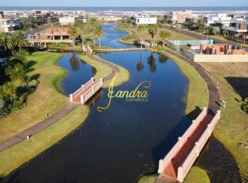 Terreno · 445m² · 5 Quartos · 2 Vagas · Lote  condomínio Beira mar com 444m2