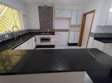 Casa · 200m² · 3 Quartos · 1 Vaga · Sobrado localizado no Alto da Mooca, com 3 dormitórios amplos, sendo 1 suíte