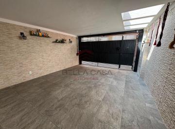 Casa · 180m² · 3 Quartos · 2 Vagas · Sobrado à venda no coração da Vila Zelina com 3 quartos
