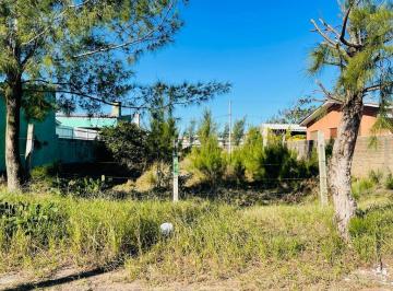 Terreno · 300m² · Terreno à 300 metros do mar em Atlântida Sul