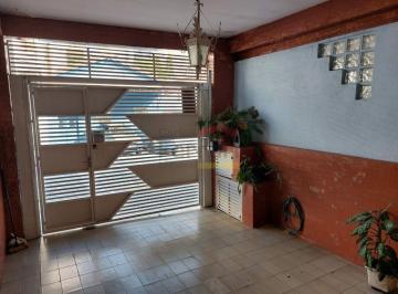 Casa · 122m² · 2 Quartos · 1 Vaga · Sobrado localizado na agua fria com 2 dormitórios e 1 vaga