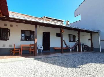 Casa · 252m² · 2 Quartos · 1 Vaga · Casa à venda no bairro Praia da Enseada - São Francisco do Sul/SC