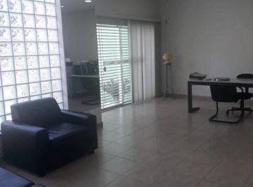 98dddd7e608e271539b340aeb9e500c105d3202c · Prédio comercial
