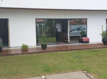 237_5868_1673554209898.jpg · 
                    
                        &lt;4&lt;à=
  Casa com 2 suítes, pátio grande e pergol