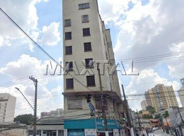 Comercial · 1277m² · Prédio residencial com 2 lojas ao nível da rua na zona norte Vende-se