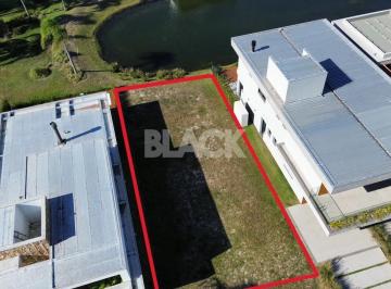 Terreno · 360m² · Terreno fundos lago no Condomínio Ilhas Park em Torres RS