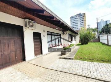 546f292ea4376635d0e9b69b9fb9b7511f658e9e · Casa avebada no Anita Garibaldi