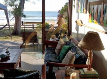 Casa · 120m² · 4 Quartos · 1 Vaga · Casa com 4 quartos dentro de condomínio de locação de temporada pé na areia ao l