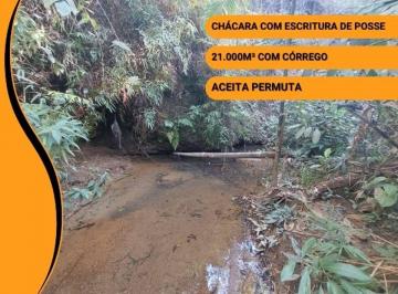 Chácara com 2. hectares, com córrego passando por dentro (Córrego Barriguda, pró · Chácara com 2 hectares e Córrego - Santo Antônio do Descoberto