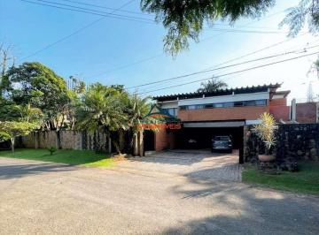 Foto 03 · Casa de Luxo em Condomínio Exclusivo em Cotia-SP - 4 Suítes, 10 Vagas, Área de 6.400m² no Jardim Med