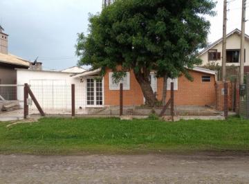 25946509_g.jpg · 
                                Casa simples com ótima localização  no centro de Tramandaí 
       