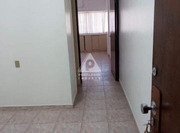 Comercial · 30m² · 1 Vaga · Sala comercial na Saens Pena com vaga escriturada