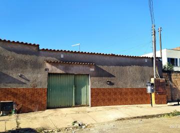 Casa de 3 quartos, Águas Lindas de Goiás · Vendo lote escriturado com 3 casas JN