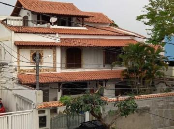 Casa de 5 quartos, Rio de Janeiro · Vendo casa triplex na Curicica,454m2 com 5 quartos e suite 