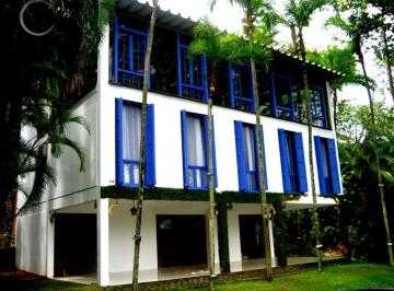 Casa · 360m² · 4 Quartos · 4 Vagas · Casa alto padrão de 04 dormitórios em condomínio fechado na praia da Enseada.