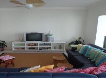 Apartamento · 230m² · 4 Quartos · 2 Vagas · Apartamento de 04 dormitórios para locação anual nas Pitangueiras.