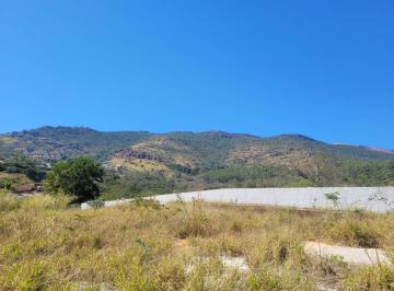 Foto 01 · Terreno de 870 m² a venda com uma ótima localização e uma vista fantástica para Pedra Grande.