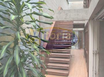 Casa · 214m² · 3 Quartos · 1 Vaga · sobrado