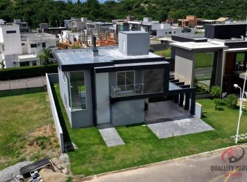 Casa · 228m² · 4 Quartos · 4 Vagas · Casa Alto Padrão 04 Dormitórios, Sendo 04 Suítes à Venda na Ilha do Frances - Red Park - Florianópol