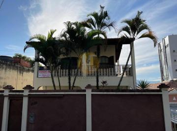 Casa · 177m² · 5 Quartos · 6 Vagas · Casa 5 Dormitórios sendo 1 Suíte - 177m² - Próximo ao Santuário Nacional