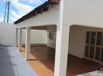 Casa · 170m² · 3 Quartos · 2 Vagas · Casa com 3 quartos para venda no CPA II próximo à Av. Brasil