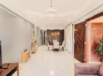 Casa · 210m² · 3 Quartos · 4 Vagas · CASA PARA LOCAÇÃO NA RUA SALVADOR ROMEU.