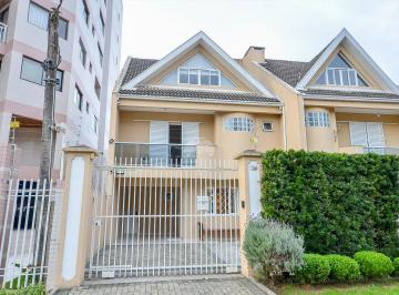 Casa de 3 quartos, Curitiba · Sobrado com 3 dormitorios e 3 vagas de garagem, próximo ao Parque Bacacheri.