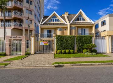 Casa de 3 quartos, Curitiba · Sobrado com 3 dormitorios e 3 vagas de garagem, próximo ao Parque Bacacheri.