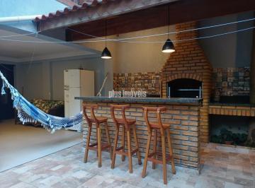 Casa · 275m² · 5 Quartos · 2 Vagas · Sobrado bem localizado na Chácara Monte Alegre, em rua tranquila e arborizada