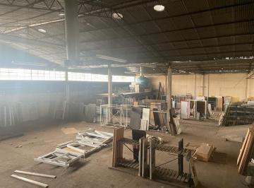 Comercial · 1300m² · 15 Vagas · Galpão Industrial ou Comercial