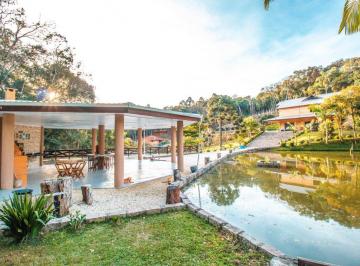 Rural · 34000m² · 8 Quartos · 8 Vagas · Chácara em Bateias: o refúgio perfeito para quem busca natureza e conforto