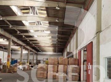 Comercial · 10380m² · Galpão com 10380m2 de construção para renda em ótima localização na Zona Sul.
