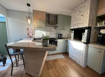 Casa · 208m² · 3 Quartos · 2 Vagas · Village Imperial - Linda casa de 3 dormitórios