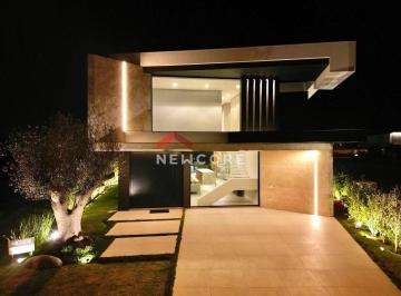 Casa · 380m² · 5 Quartos · 2 Vagas · Casa de condomínio em Rio Jacuí - Xangri-Lá - Xangri-Lá/RS
