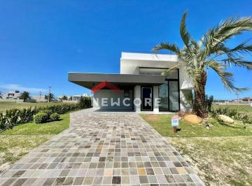 Casa · 175m² · 3 Quartos · 2 Vagas · Casa de condomínio em  Ipanema - Curumim - Capão da Canoa/RS