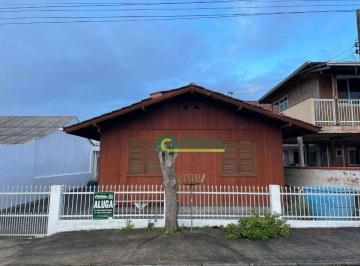 5b75ac2283ba6417b25fb59aa7a677763f1565d0 · Casa com 5 dormitórios para alugar, 200 m² por R$ 3.800,00/mês - Armação - Penha/SC