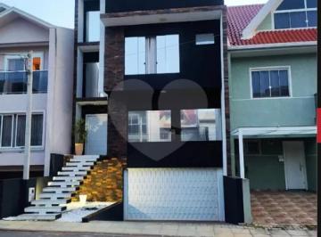 Casa de 4 quartos, Curitiba · Condomínio Residencial Portão Área Útil: 236 m² Área Total: 240 m²