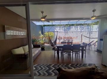Casa · 192m² · 4 Quartos · 3 Vagas · Sobrado  individual (apenas 6) no condomínio Sambaqui, Juquehy