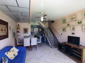 Casa de 3 quartos, Cabo Frio · Casa Triplex Mobiliada c/ 3 Suítes há 150 Mts da Praia à Venda