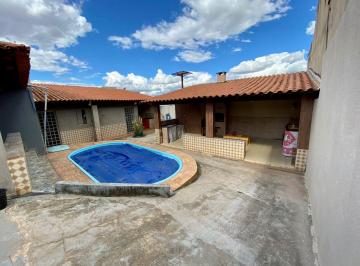 Casa de 3 quartos, Taguatinga · SHVG - Linda Casa à Venda em Terreno de 400m² com Piscina e Edícula!