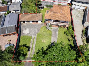 Casa · 390m² · 6 Quartos · 10 Vagas · Casa à venda - no Atuba