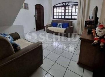 Casa · 240m² · 3 Quartos · 2 Vagas · Sobrado a Venda 240m² de área útil Bairro de Interlagos 3 quartos 1 suíte 2 vagas