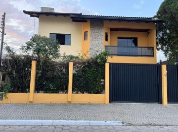 Casa · 260m² · 4 Quartos · 2 Vagas · Casa - Centro