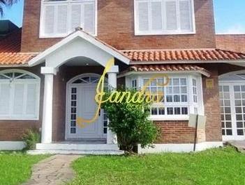Casa · 222m² · 6 Quartos · 3 Vagas · Sobrado em Capão Novo, com 06 dormitórios sendo duas suítes