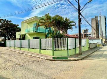 Casa · 167m² · 3 Quartos · 2 Vagas · Linda Casa Individual Mobiliada em Piçarras - SC