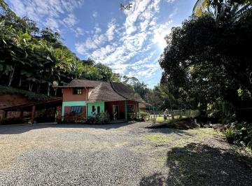 Casa · 346m² · 5 Quartos · 2 Vagas · Refúgio dentro da cidade