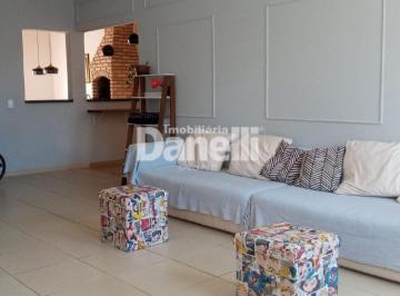 Casa · 130m² · 3 Quartos · 1 Vaga · Bela casa no Bairro Independência.