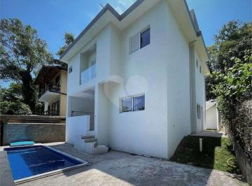 Casa · 245m² · 3 Quartos · 6 Vagas · Condomínio com 3 quartos à venda em Transurb - SP