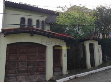 Casa · 180m² · 3 Quartos · 3 Vagas · Rua Tranquila